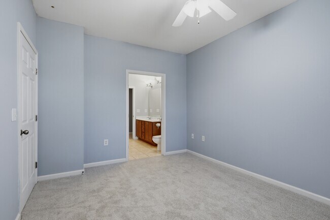 Foto del edificio - 625 Marshtree Ln
