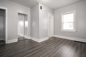 Building Photo - 3104 Seymour Ave