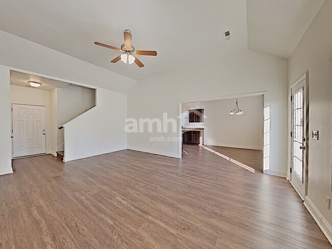 Foto del edificio - 3415 Cornerstone Dr