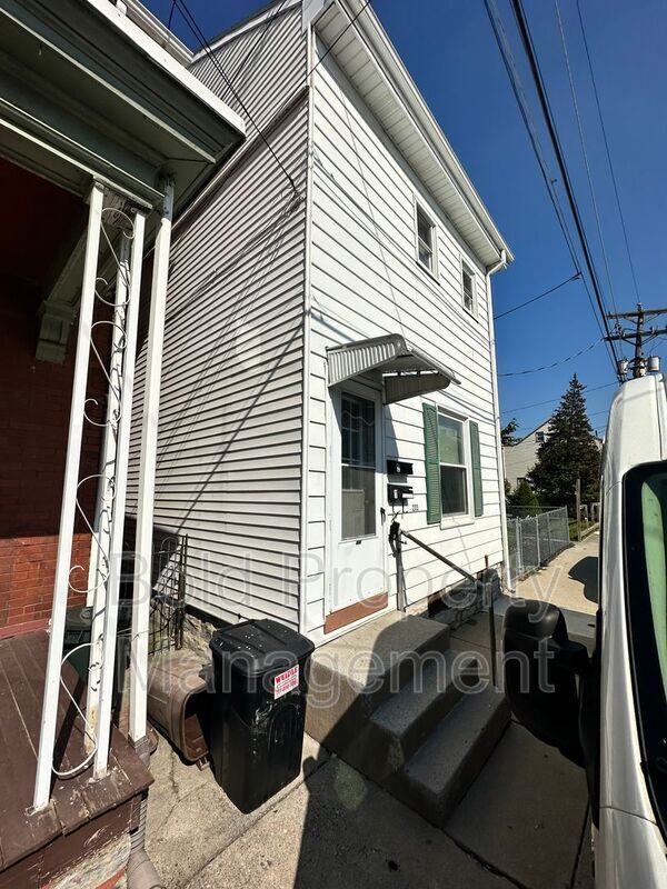 Foto del edificio - 233 Guilford St