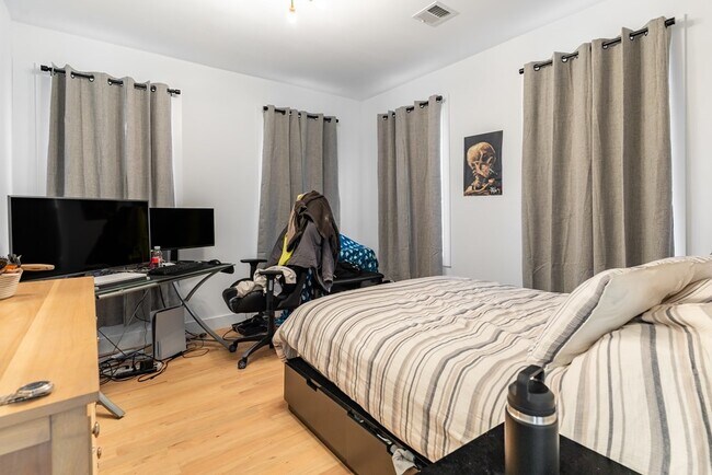 Foto del edificio - 15 W Bellflower St