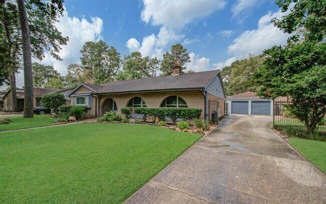 Building Photo - 15623 Artoys Dr