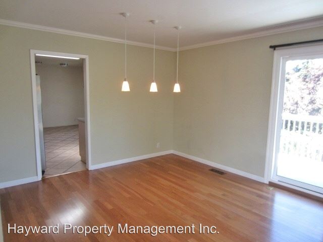 Foto del edificio - 3260 Waterview Ct