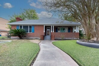 Building Photo - 4301 Avenue O