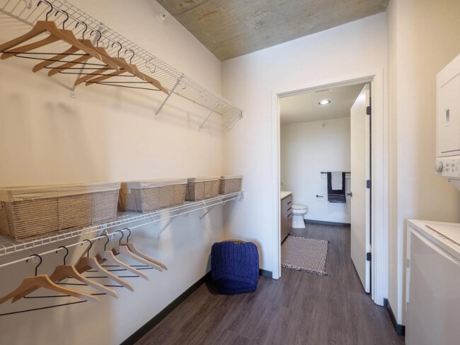 Foto del edificio - 160 N Ashland Ave