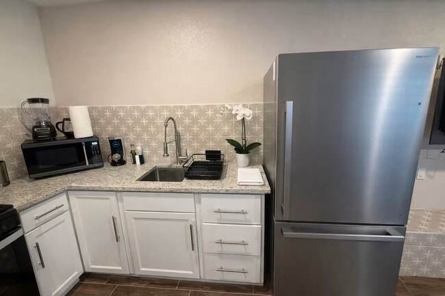 Foto del edificio - 3711 Nashville Ave