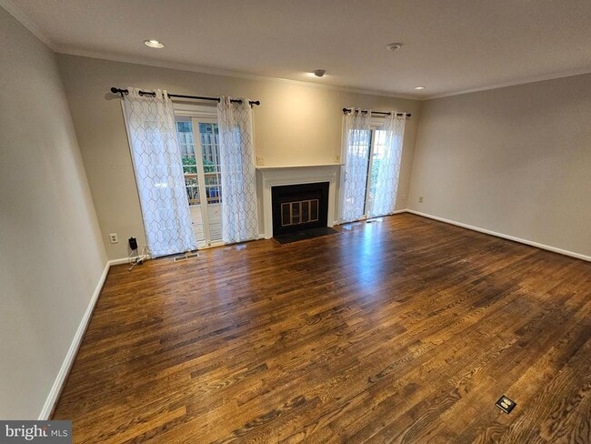 Building Photo - 10520 Pine Haven Terrace
