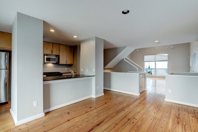 Photo - 835 Saulnier St Apartment