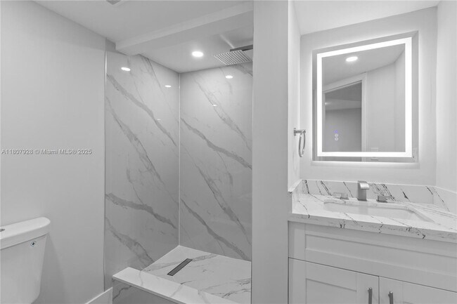 Foto del edificio - 7900 S Colony Cir