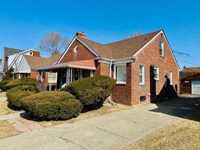 Building Photo - 15328 Kentfield St