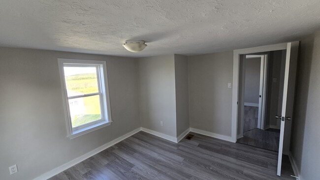 Building Photo - 2107 Champlain St