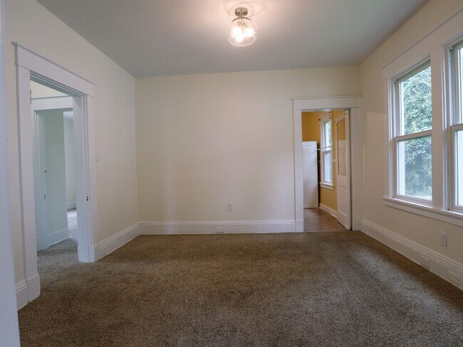 Building Photo - Affordable 2BR Home with Recent Updates – ...