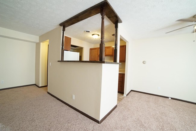 Building Photo - 5470 Beechmont Ave