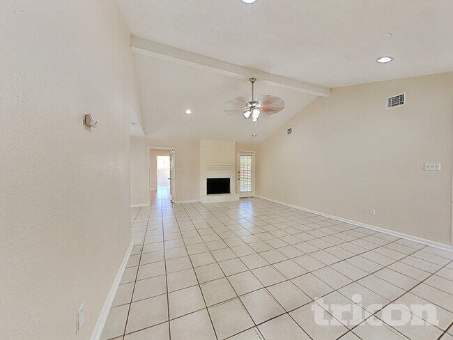 Foto del edificio - 7902 Battlepine Dr