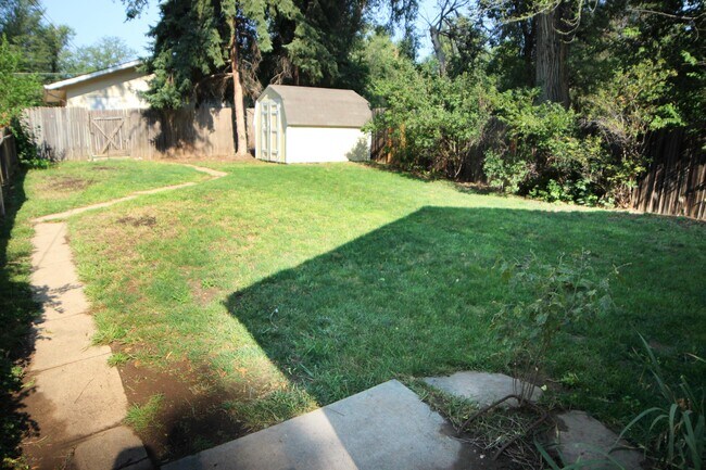 Foto del edificio - 627 S Grant Ave