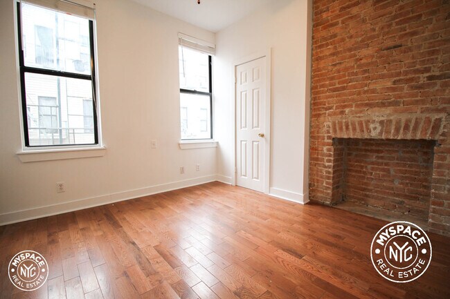 Building Photo - 290 Harman St