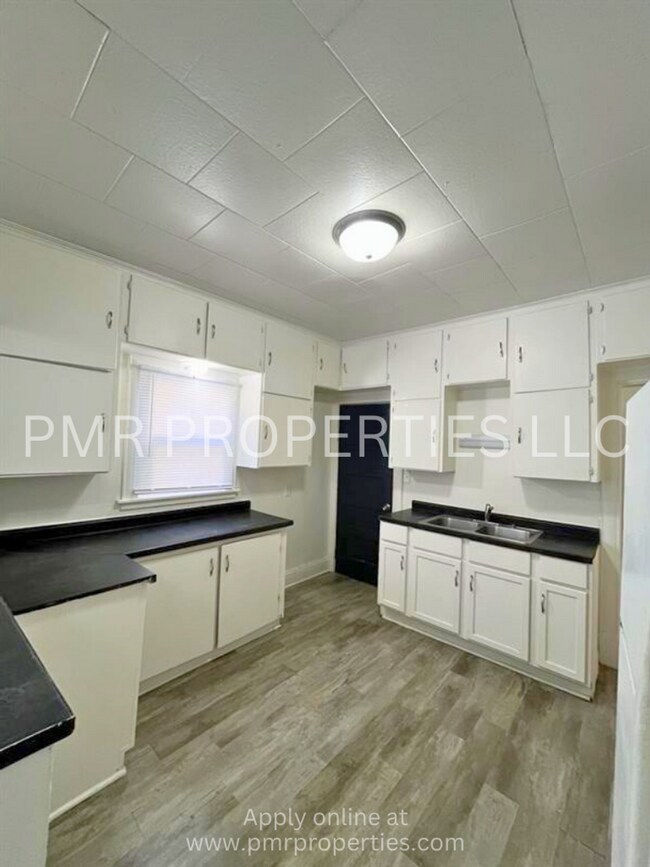 Foto del edificio - 2 Bedrooms / 1 Bathroom House