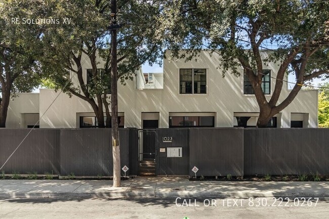 Photo - 1023 Avenue B Apartment