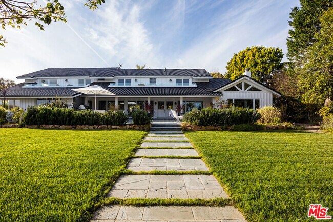 Building Photo - 29225 Cliffside Dr