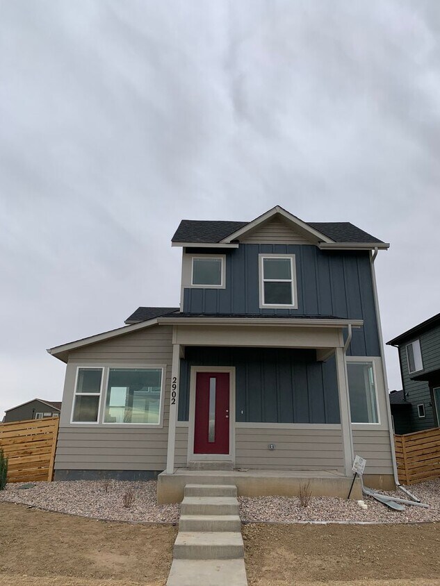 Foto principal - Single Family Home 3 Bed 2.5 Baths - Mosai...