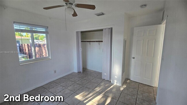 Foto del edificio - 620 SW 4th Ct
