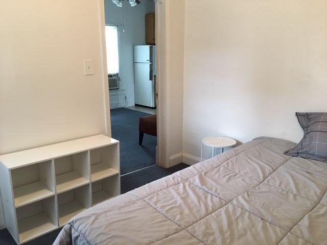 Building Photo - 2 bedroom in Evanston IL 60201