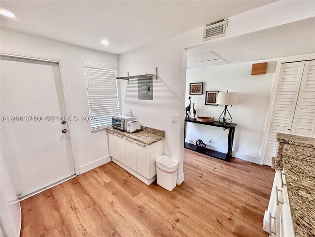Foto del edificio - 3051 S Palm Aire Dr
