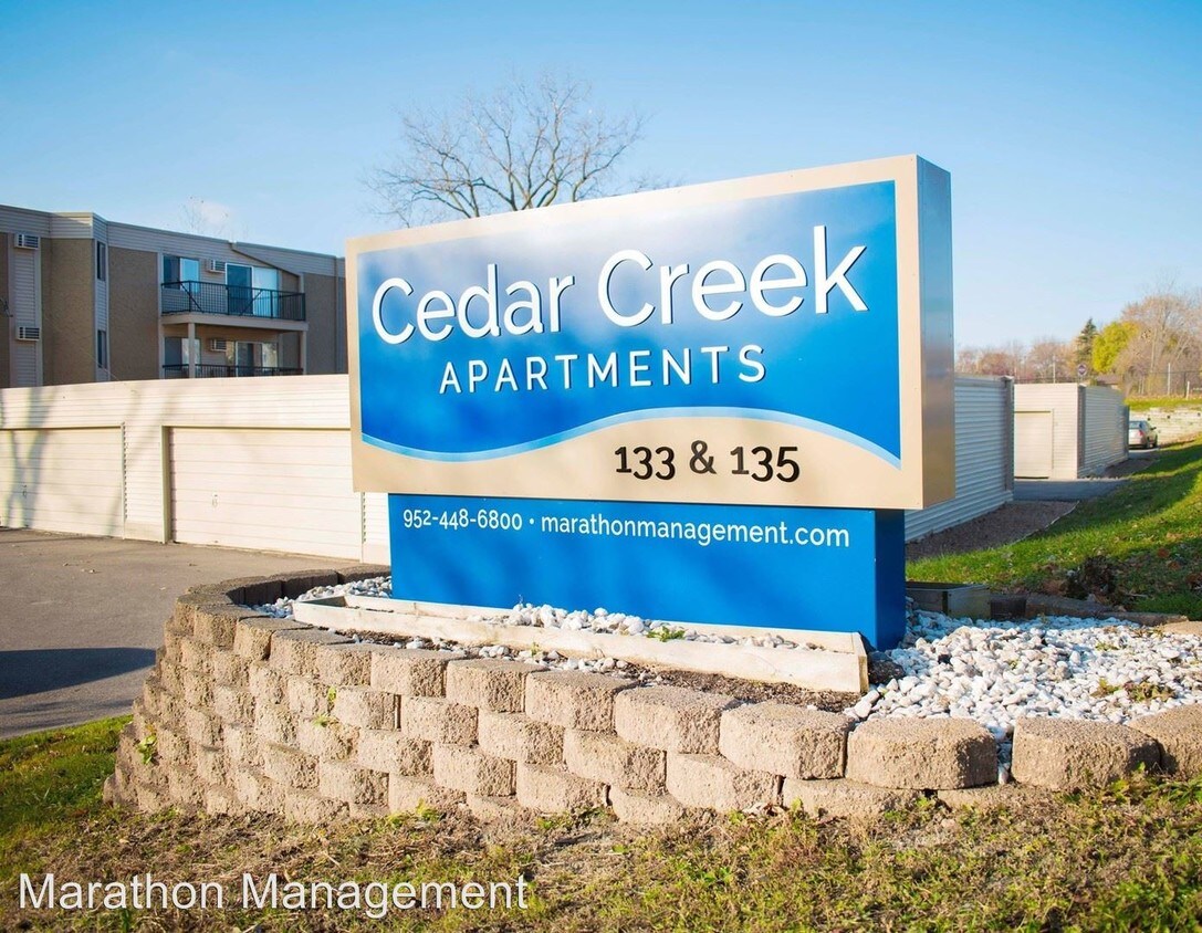 Primary Photo - 135 Crosstown Blvd