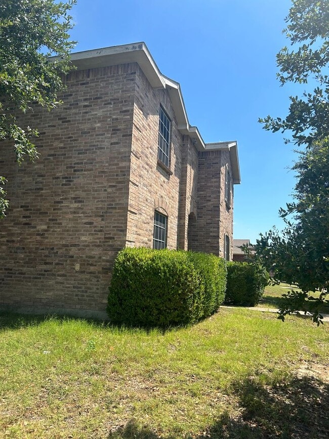 Photo - 1253 Tall Grass Dr House