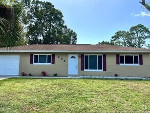 Building Photo - 602 NW Cardinal Dr