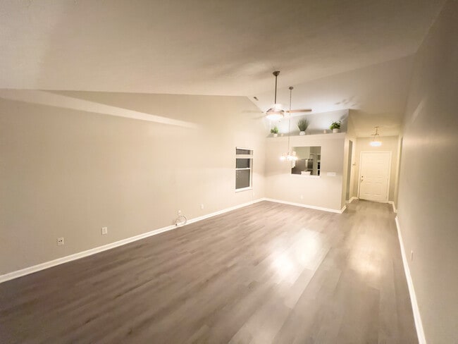 Foto del edificio - Beautifully Renovated Brownsburg Home