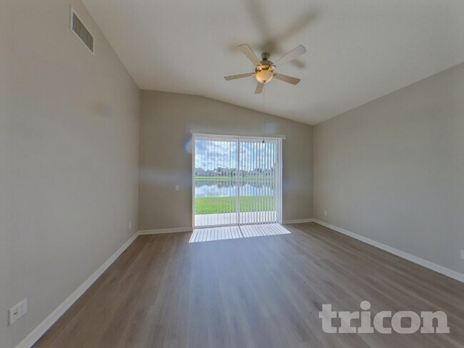 Foto del edificio - 5112 Clover Mist Dr