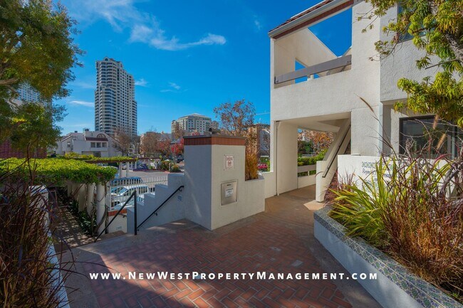 Foto del edificio - Spacious Marina District 1 Bedroom at Park Row!