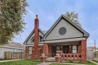Building Photo - 2410 Cleburne St