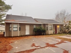 Building Photo - 222 Quail Vly