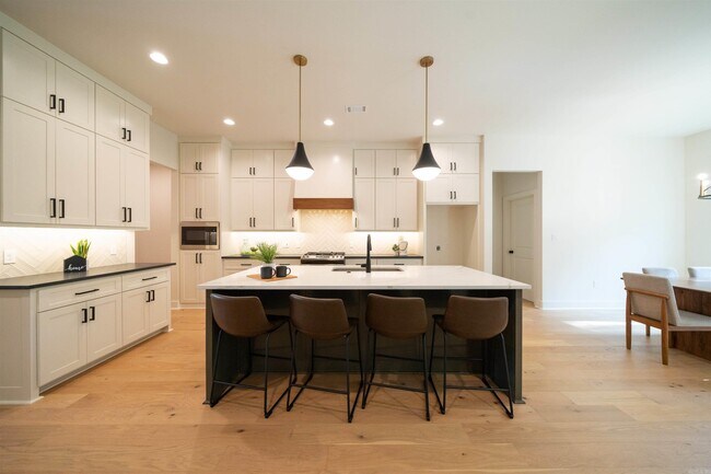 Foto del edificio - 15112 Matterhorn Lp