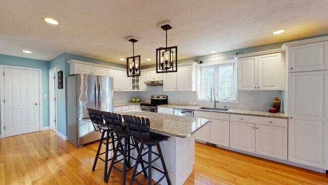 Building Photo - 89 Nashua Rd