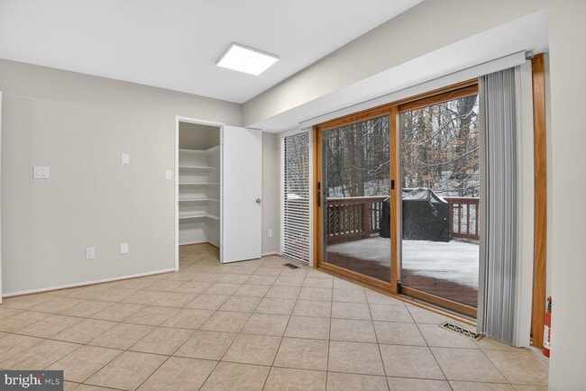 Building Photo - 10949 Whiterim Dr