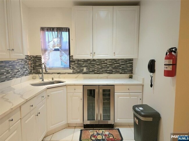 Building Photo - 8915 Bergenwood Ave