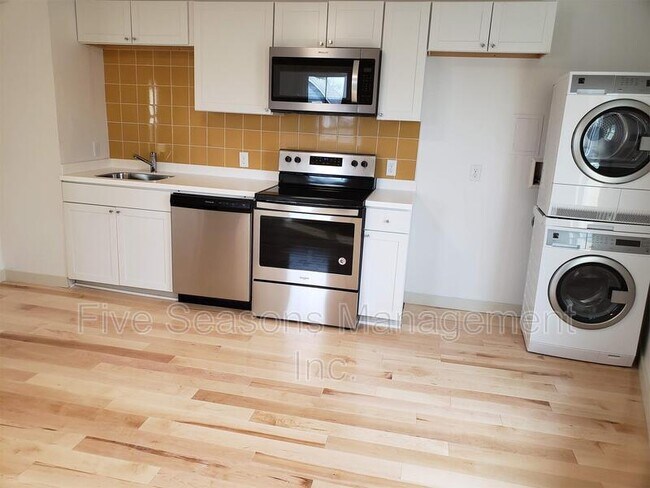 Photo - 23.5 Drew St Apartment