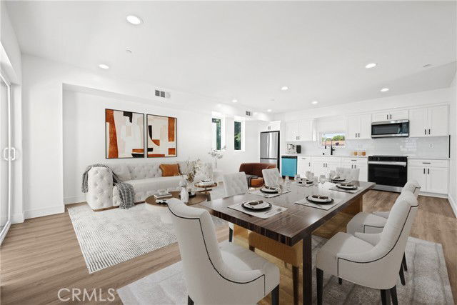 Foto del edificio - 6704 Kester Ave