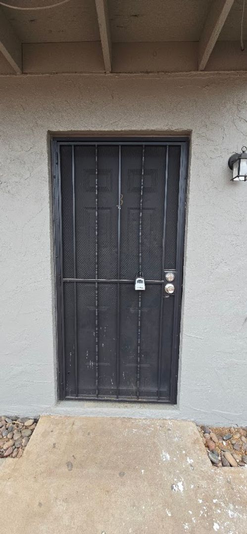 Foto del edificio - 827 E Hazel Dr
