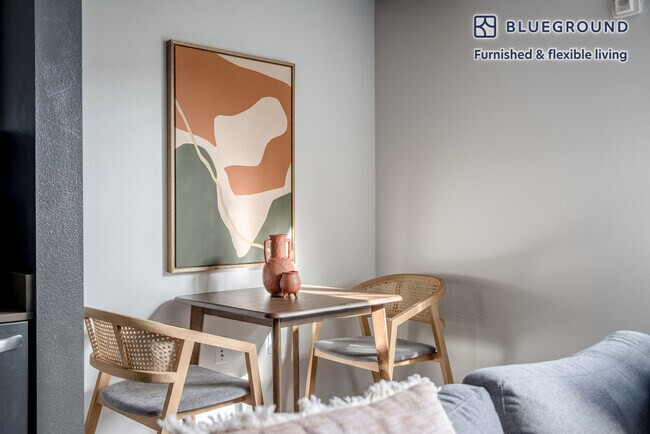 Foto del edificio - 1530 Belmont Ave