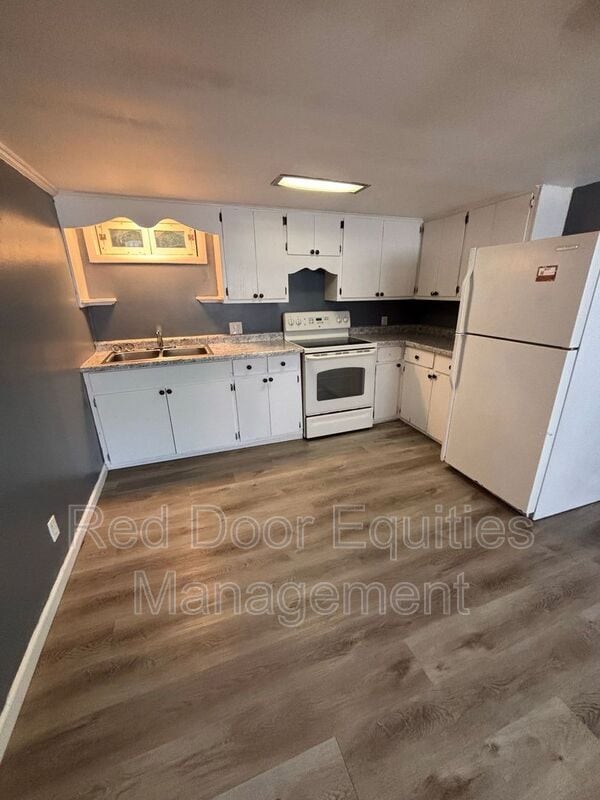 Primary Photo - 1215 N Columbus St