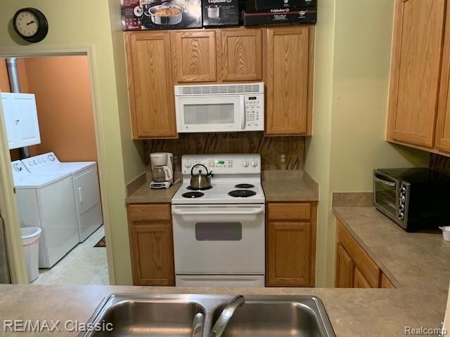 Foto del edificio - 18104 Addington Dr