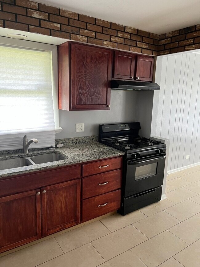 Foto del edificio - 14538 Kimbark Ave