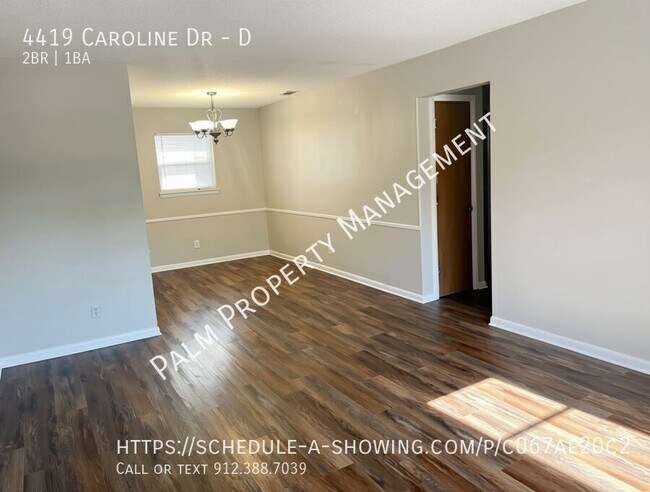 Foto del edificio - 4419 Caroline Dr