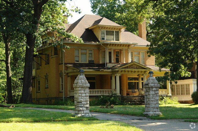 YSU - 252 Broadway Ave. - 252 Broadway St