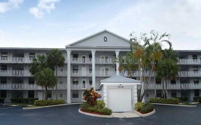 Foto del edificio - 1518 Whitehall Dr