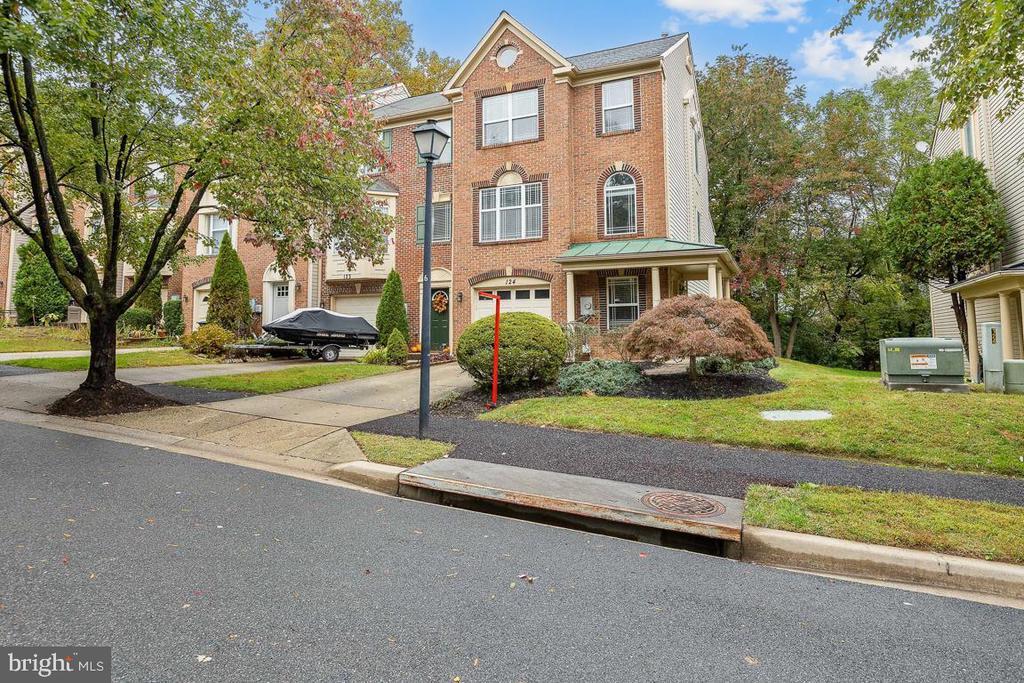 Foto principal - 124 Emory Woods Ct